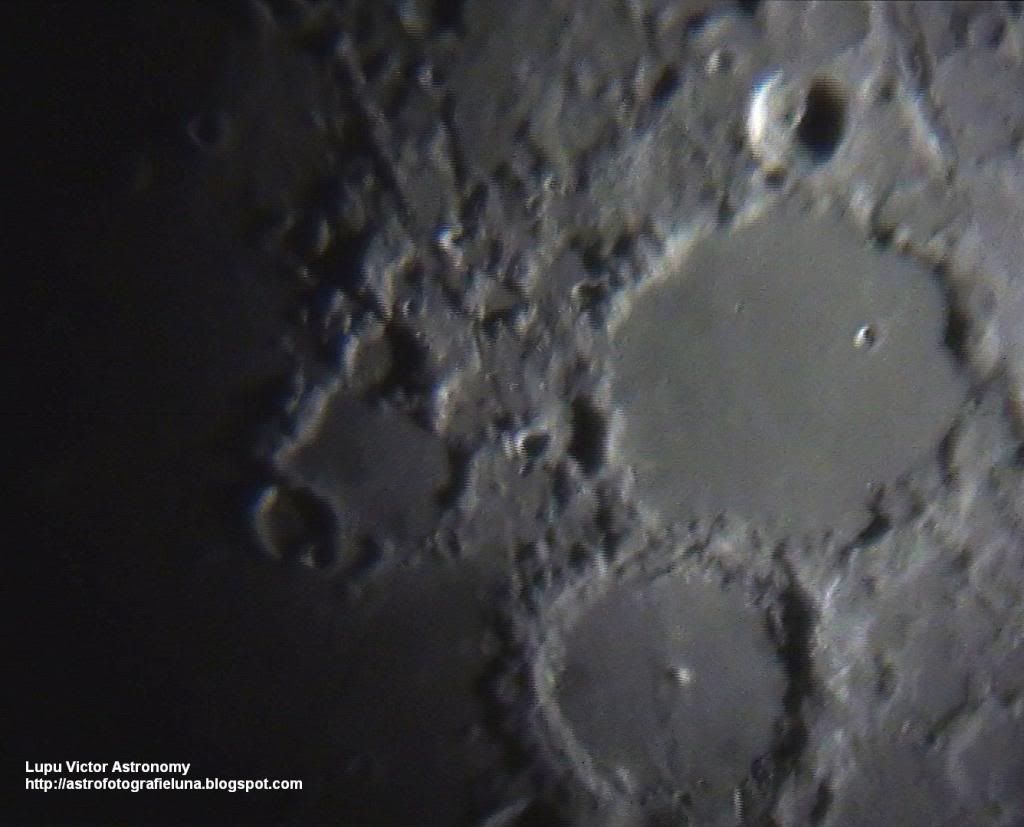 Astrofotografia Craterul Alphonsus De Pe Luna Prin Telescop Astronomic